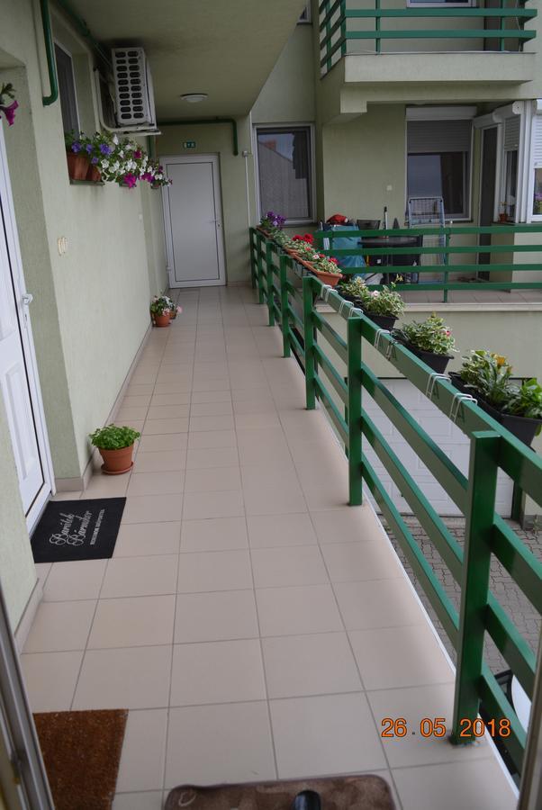 Berettyo Central Apartment Berettyóújfalu Bagian luar foto